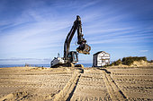 Destruction of beach chalets, in application of the coastal law, Blériot-plage, Sangatte, Pas de Calais, Opal Coast, France