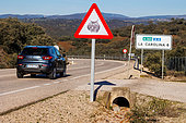 Road sign to protect the Iberian lynx, Sierra de Andújar Natural Park, Sierra de Andújar, Sierra Morena, Andalusia, Spain