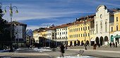 Historical centre, piazza dei Martiri, square. Italie, Vénétie, Belluno, SIM710669