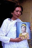Pakistan - Hijra, les demi-femmes du Pakistan - Chandni Mehwish, veritable Hijra et sa photo jeune 