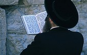 Israel, Jérusalem, Orthodox Jew praying at the Kotel, also called Western Wall or wailing wall