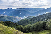 France, Hautes-Pyrénées, col de la Hourquette d'Ancizan (1564 mètres), entre les vallées d'Aure et de Campan, vue sur la vallée d'Aure