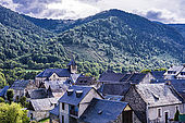 France, Haute-Garonne, Luchonnais, vallée du Larboust, village de Castillon du Larboust (chemin de Saint Jacques de Compostelle)