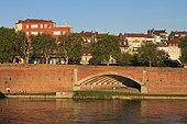 France, Toulouse, [Garonne river banks], cityscape