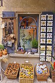 France, Provence, Les Alpilles, shop window