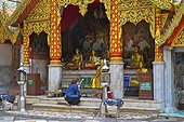 Thailande, Chiang Mai, wat phrathat doi suthep, fidele en prières