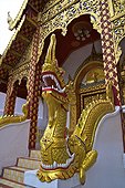 Thailande, Chiang Mai, wat phrathat doi suthep, petit temple et nagas