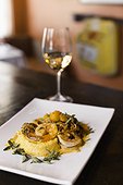Shrimp and grits, wine pairing