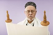 Jewish man reading the Torah