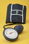 Blood pressure gauge and cuff