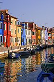 Italie ITA/Venice, Burano Houses and canal