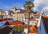 Portugal, Distrito de Lisboa, Lisbon, Tagus, Tejo, Tagus, Alfama, Alfama, view over the old town fro Miradouro das Porta do Sol