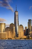 United States, New York City, Manhattan, Lower Manhattan, One World Trade Center, Freedom Tower, View from New Jersey towards Lower Manhattan at sunset, arch. SOM