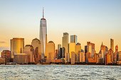 United States, New York City, Manhattan, Lower Manhattan, One World Trade Center, Freedom Tower (arch. SOM), View from New Jersey towards Lower Manhattan at sunset