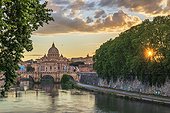 Italy, Latium, Roma district, Tiber, Tevere, Vatican City, Rome, St Peter's Basilica, Basilica at sunset