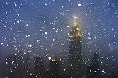 USA, New York State, New York City, Empire State Building during blizzard