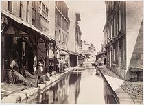 Roger-Viollet | 82291 | Tanneries on the bank of the river Bièvre. Paris (XIIIth arrondissement), circa 1865. Photograph by Charles Marville (1813-1879). Paris, musée Carnavalet. | © Charles Marville / Musée Carnavalet / Roger-Viollet