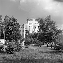 Roger-Viollet | 168659 | Le boulevard Krechtchatik. Kiev (URSS, Ukraine), août 1964. | © Anne Salaün / Roger-Viollet
