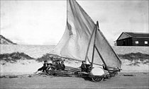 Roger-Viollet | 169223 | Sand yacht. Le Touquet-Paris-Plage (Pas-de-Calais, France), about 1925. | © CAP / Roger-Viollet