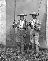 Roger-Viollet | 169707 | Picadors from Frascuelo's team (cuadrilla). Seville (Spain), late 19th century. | © Léon & Lévy / Roger-Viollet