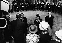 Roger-Viollet | 177572 | Official visit in France of Queen Elizabeth II and Prince Philip, Duke of Edinburgh, in the presence of President Georges Pompidou and his wife Claude. Paris, on May 16, 1972. | © Jean-Pierre Couderc / Roger-Viollet