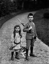 Roger-Viollet | 192347 | Children. France, about 1910. | © Roger-Viollet / Roger-Viollet