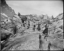 Roger-Viollet | 215961 | Crossing of a glacier. Chamonix (France), before 1895. | © Neurdein / Roger-Viollet