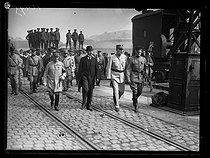 Roger-Viollet | 223056 | World War I. John Pershing (1860-1948), US General of the Armies, arriving in Boulogne-sur-Mer (France), escorted by Etienne Anatole Pelletier (1847-1925), French General attached to the US staff, on June 13, 1917. Photograph published in the newspaper  Excelsior , on June 14, 1917. | © Excelsior - L'Equipe / Roger-Viollet