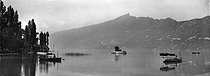 Roger-Viollet | 232028 | The Bourget lake in Aix-Les-Bains (Savoy). 1910-1920. | © Léon & Lévy / Roger-Viollet