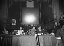 Roger-Viollet | 238367 | Proclamation des résultats des élections législatives du 2 janvier 1956 au ministère de l'Intérieur. | © Roger-Viollet / Roger-Viollet