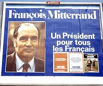 Roger-Viollet | 254393 | Affiche électorale représentant François Mitterrand (1916-1996), candidat du Parti Socialiste aux élections présidentielles. France, 1974. | © Roger-Viollet / Roger-Viollet