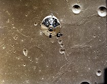 Roger-Viollet | 298549 | Apollo XI. Lunar module in orbit, on July 20, 1969. | © Roger-Viollet / Roger-Viollet