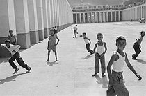 Roger-Viollet | 303530 | Children playing. Algeria, 1958. Photograph by Jean Marquis (1926-2019). | © Jean Marquis / Roger-Viollet
