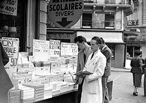 Roger-Viollet | 327698 | Preparations for the start of the new school year at the Gibert stationery shop, in Paris, boulevard Saint Michel, September 1952. | © Roger-Viollet / Roger-Viollet