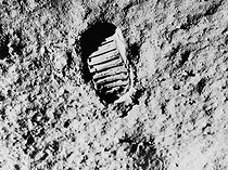 Roger-Viollet | 349529 | American space mission Apollo XI. Footprint of astronaut's foot on the lunar ground. On July 20, 1969. | © Roger-Viollet / Roger-Viollet