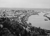 Roger-Viollet | 354907 | Panorama of the Podil district and of port on the Dnieper river. Kiev (Ukraine - Russia), circa 1890. | © Roger-Viollet / Roger-Viollet