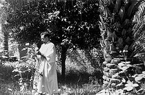 Roger-Viollet | 405537 | Father Charles de Foucauld (1858-1916) in the garden of El Golea (Algeria). | © Roger-Viollet / Roger-Viollet