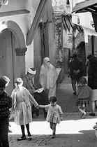 Roger-Viollet | 412091 | The Casbah of Algiers (Algeria), 1967. Photograph by Jean Marquis (1926-2019). | © Jean Marquis / Roger-Viollet