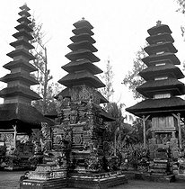 Roger-Viollet | 466579 | Temple of Pura Kehen, the Merus. Vicinities of Bangli, Bali, about 1965. | © Roger-Viollet / Roger-Viollet