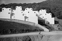 Roger-Viollet | 503880 | Houses. Oran (Algeria), 1967. Photograph by Jean Marquis (1926-2019). | © Jean Marquis / Roger-Viollet