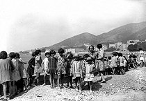 Roger-Viollet | 512483 | Pupils on the Maritime Boulevard. Ajaccio (Corsica), 1929. | © Roger-Viollet / Roger-Viollet