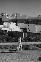Roger-Viollet | 517085 | Houses. Oran (Algeria), 1967. Photograph by Jean Marquis (1926-2019). | © Jean Marquis / Roger-Viollet