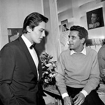 Roger-Viollet | 535206 | Alain Delon (born in 1935), French actor, and Gilbert Bécaud (1927-2001), French singer-songwriter. Paris, Olympia, March 1962. | © Studio Lipnitzki / Roger-Viollet