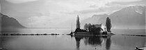 Roger-Viollet | 561911 | Clarens (Switzerland). The Salagnon island on the lake Léman. About 1910. | © Léon & Lévy / Roger-Viollet