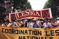 Roger-Viollet | 568729 | Gay Pride. Paris, June 26, 1999. | © Catherine Deudon / Roger-Viollet