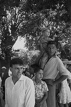 Roger-Viollet | 612414 | Algerian War of Independence. Cherchell Infantry Military School. People of all origins join the School Military parade on July, 14. Algeria, July 1960. | © Jean-Pierre Laffont / Roger-Viollet
