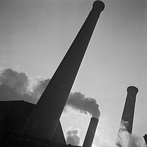 Roger-Viollet | 614180 | Factory chimney. Paris, around 1935. | © Gaston Paris / Roger-Viollet