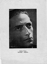 Roger-Viollet | 620341 | Missak Manouchian (1906-1944) à l'orphelinat. | © Hrand / Archives Manouchian / Roger-Viollet