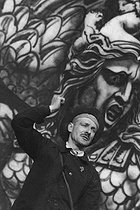 Roger-Viollet | 629822 | Front Populaire. Fête du 14 juin 1936. Meeting communiste au stade Buffalo. Montrouge (Hauts-de-Seine). | © Gaston Paris / Roger-Viollet