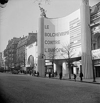 Roger-Viollet | 638126 | World War II. Paris during the Occupation. Exhibition  Bolshevism against Europe , 1942. | © Pierre Jahan / Roger-Viollet